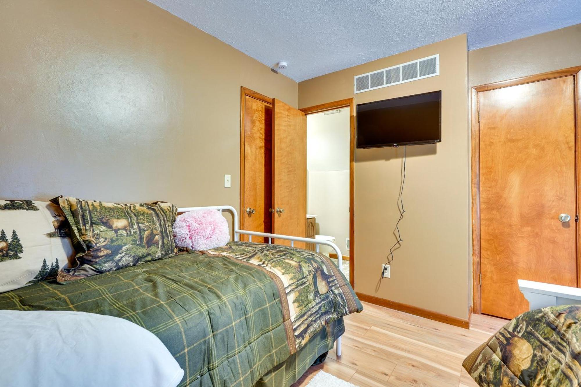 Howard Cabin Rental About 3 Mi To Apple Valley Lake! Mount Vernon Extérieur photo